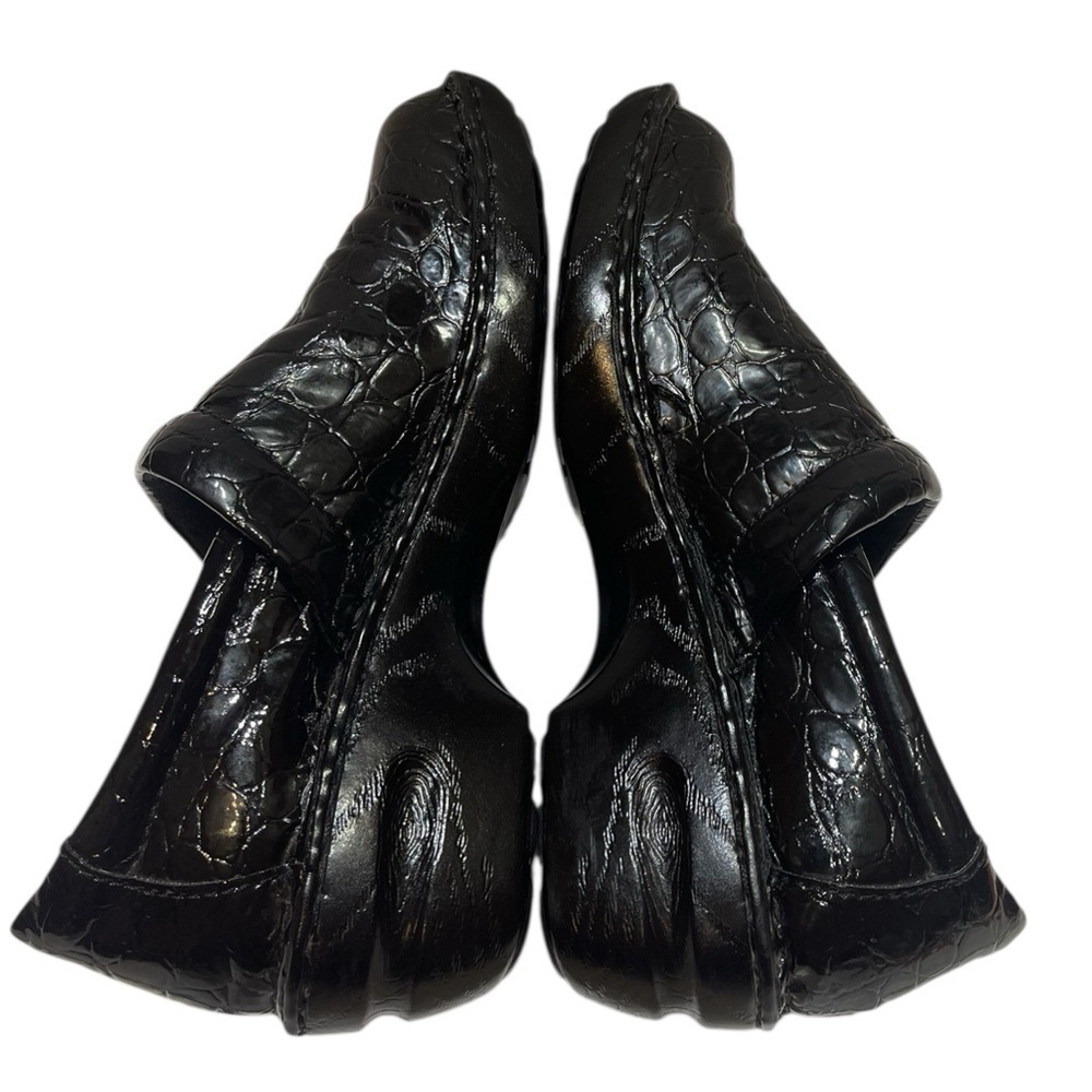 B.O.C. Born Concepts Black Faux Alligator Womens Clogs SZ 8.5 40 EU